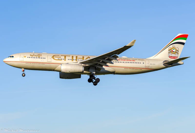 A6-EYI -- Airbus A330-200 -- Etihad Airways