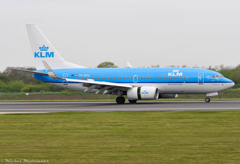 PH-BGU -- Boeing 737-700 -- KLM