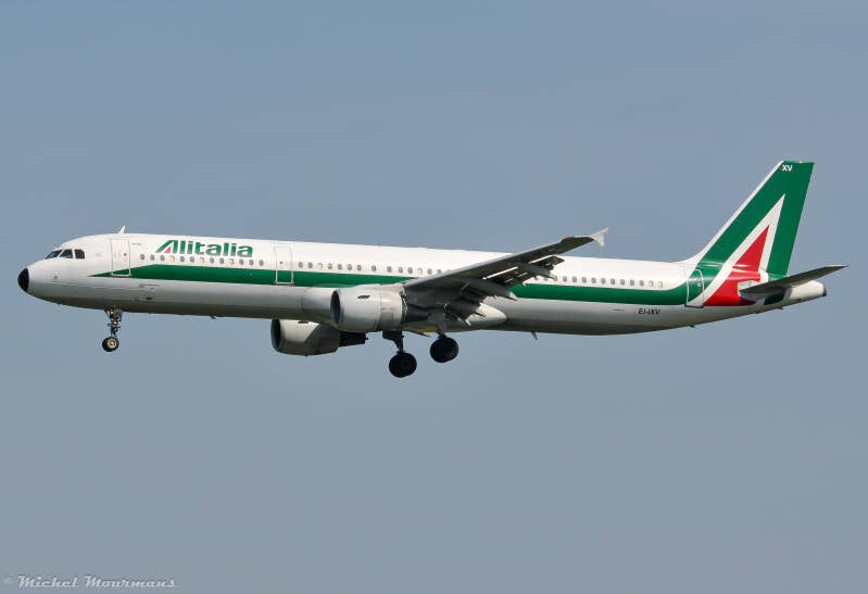 EI-IXV -- Airbus A321 -- Alitalia