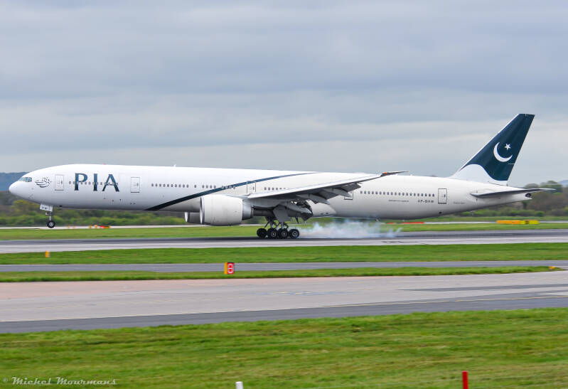 AP-BHW -- Boeing 777-300ER -- Pakistan International Airlines (PIA)