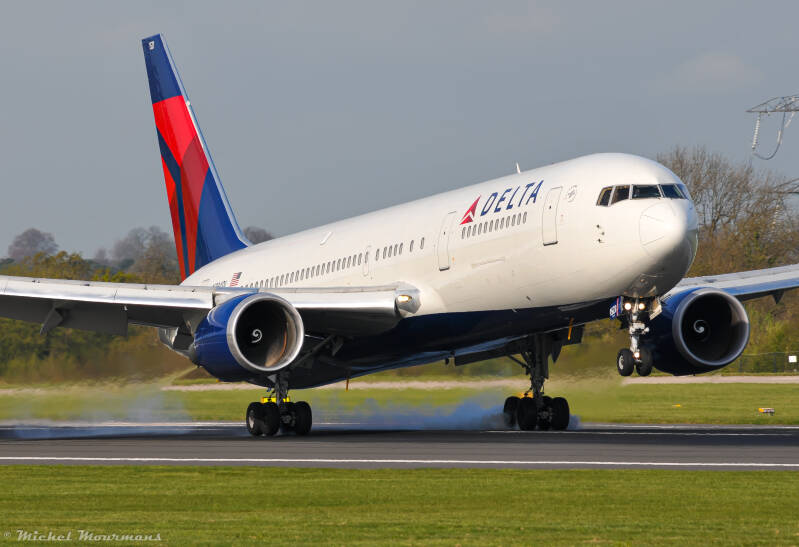 N394DL -- Boeing 767-300ER -- Delta Air Lines