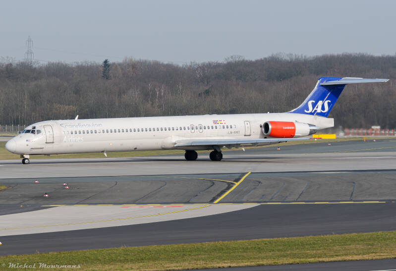LN-RMT -- McDonnell Douglas MD-82 -- Scandinavian Airlines
