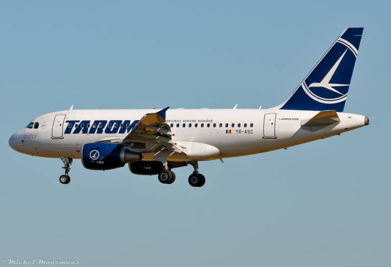 YR-ASC -- Airbus A318 -- TAROM