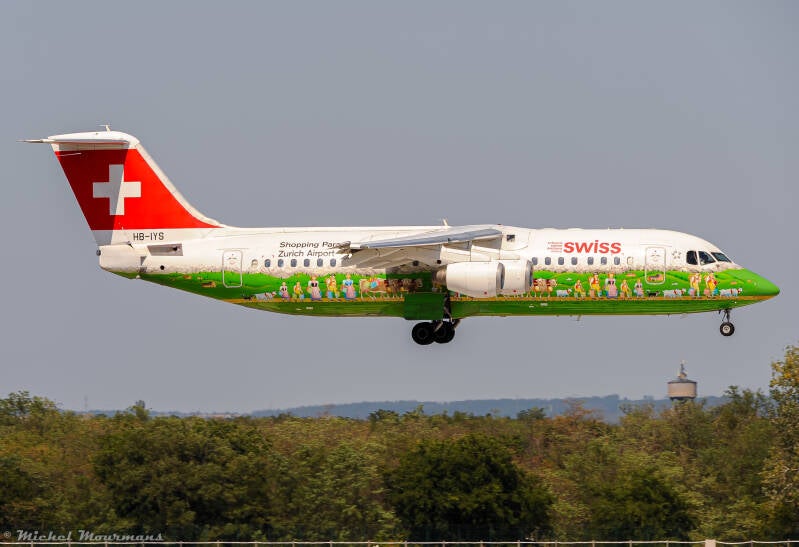 HB-IYS -- Avro RJ100 -- Swiss