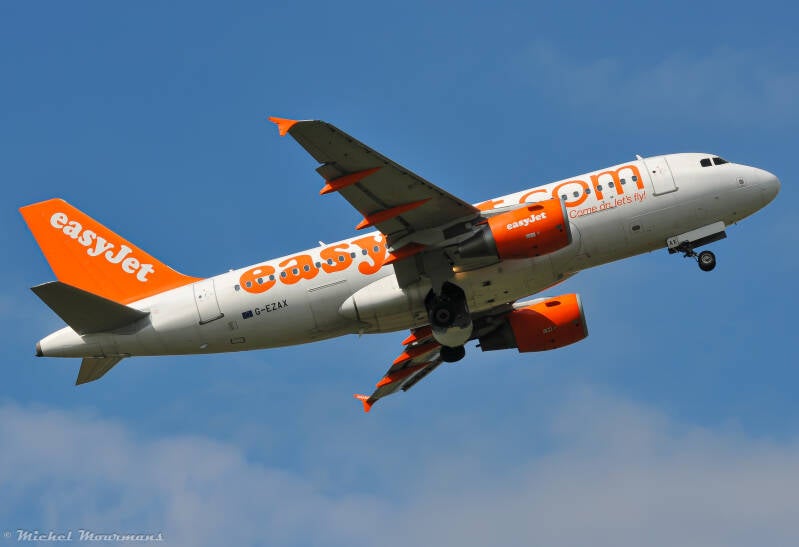 G-EZAX -- Airbus A319 -- EasyJet