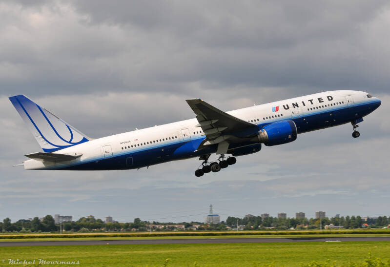 N769UA -- Boeing 777-200 -- United Airlines