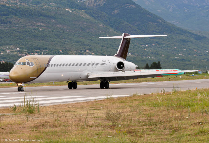 UR-CJE -- McDonnell Douglas MD-83 -- Khors Aircompany