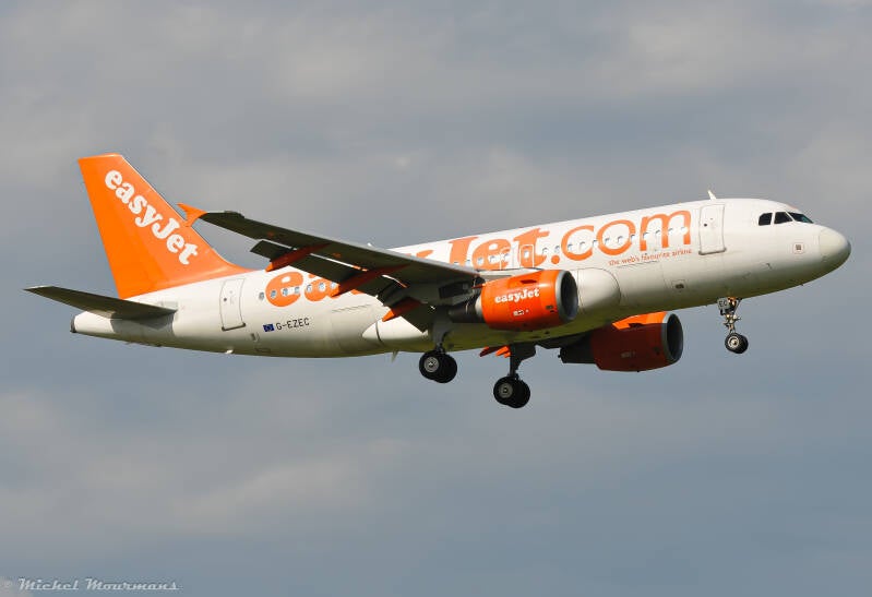 G-EZEC -- Airbus A319 -- EasyJet