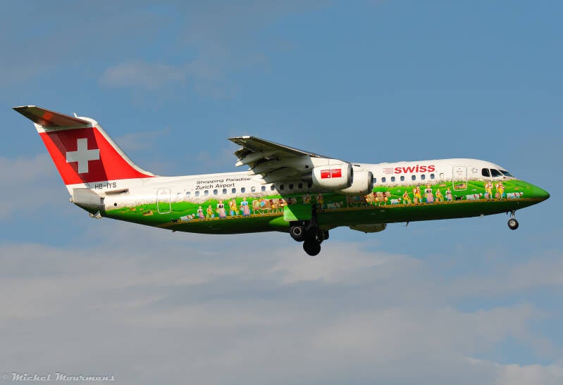 HB-IYS -- Avro RJ100 -- Swiss