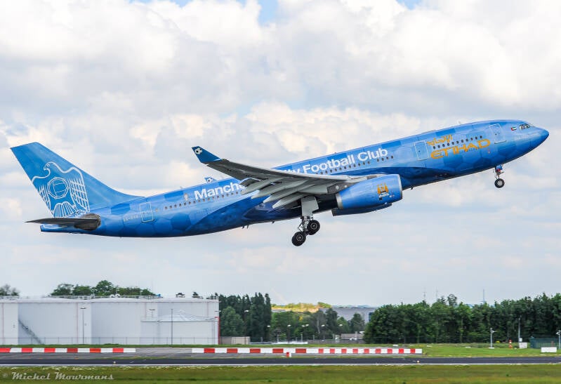 A6-EYE -- Airbus A330-200 -- Etihad Airways