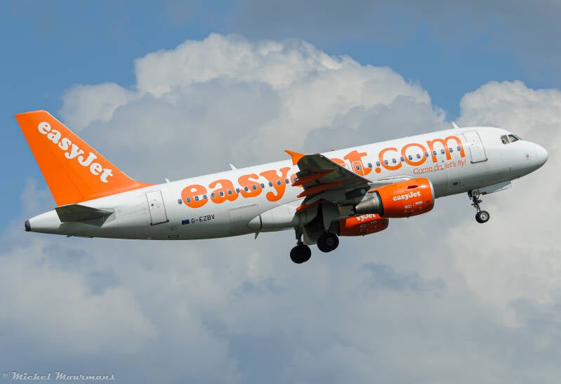 G-EZBV -- Airbus A319 -- EasyJet