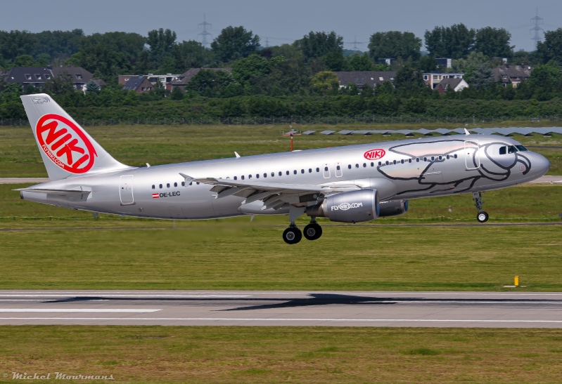 OE-LEC -- Airbus A320 -- Niki