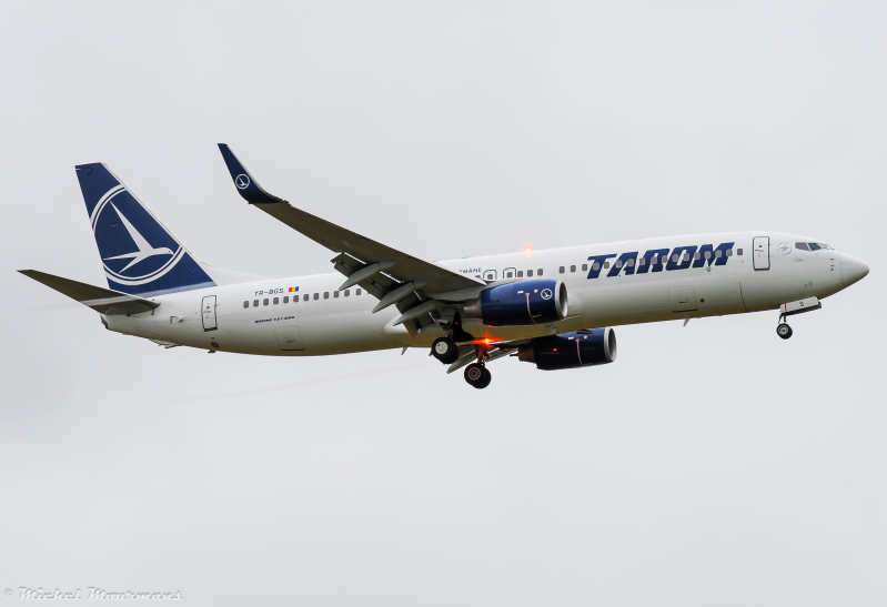 YR-BGS -- Boeing 737-800 -- TAROM