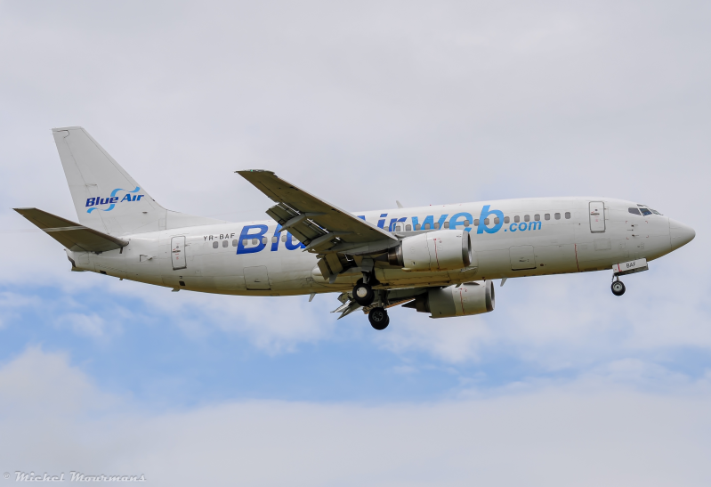 YR-BAF -- Boeing 737-300 -- Blue Air