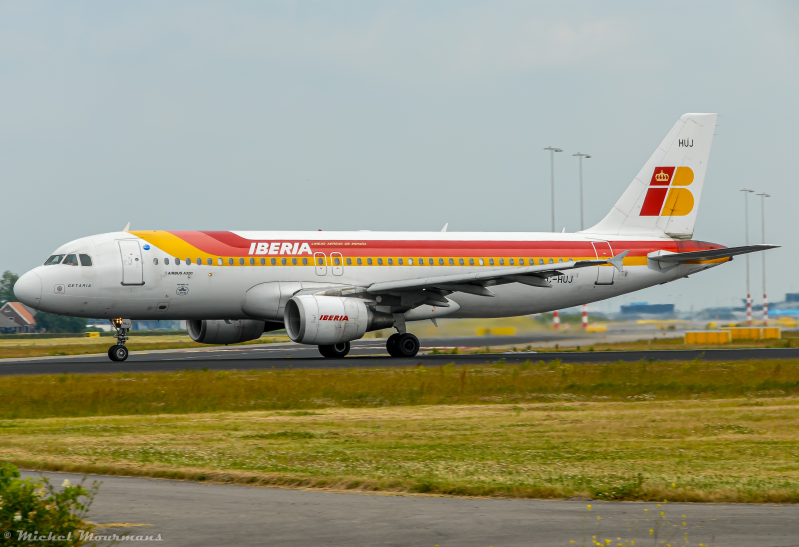 EC-HUJ -- Airbus A320 -- Iberia
