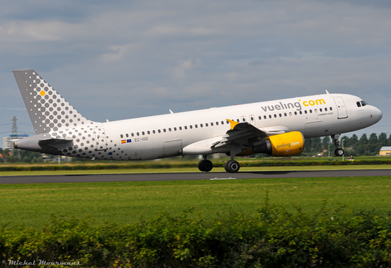 EC-HQI -- Airbus A320 -- Vueling