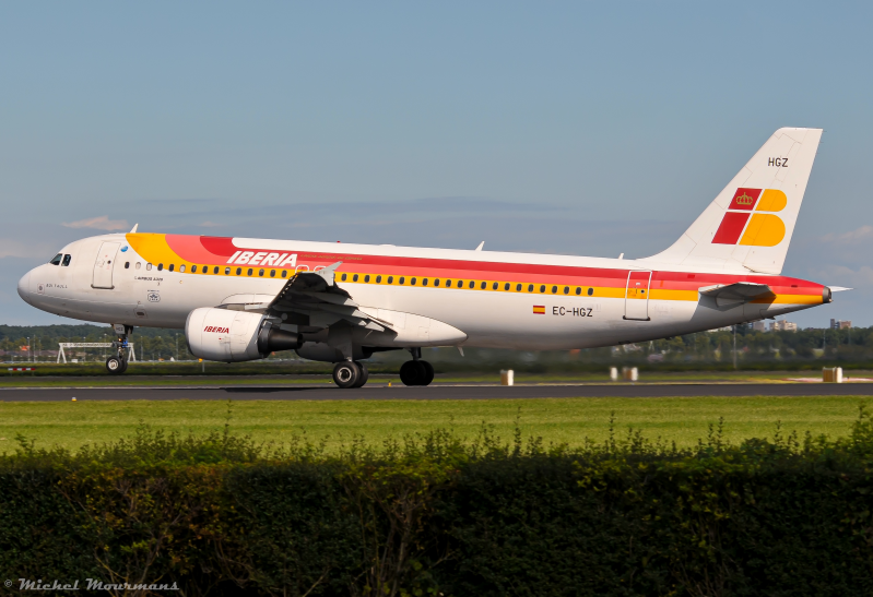 EC-HGZ -- Airbus A320 -- Iberia