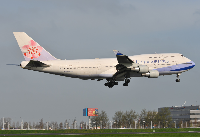 B-18203 -- Boeing 747-400 -- China Airlines