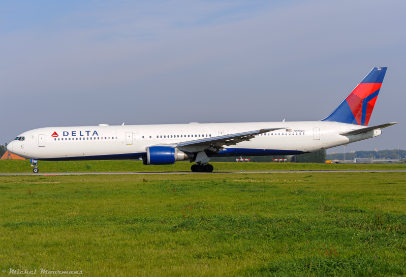 N825MH -- Boeing 767-400ER -- Delta Air Lines