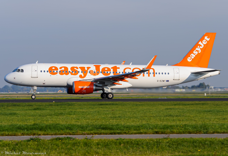 G-EZWY -- Airbus A320 -- EasyJet