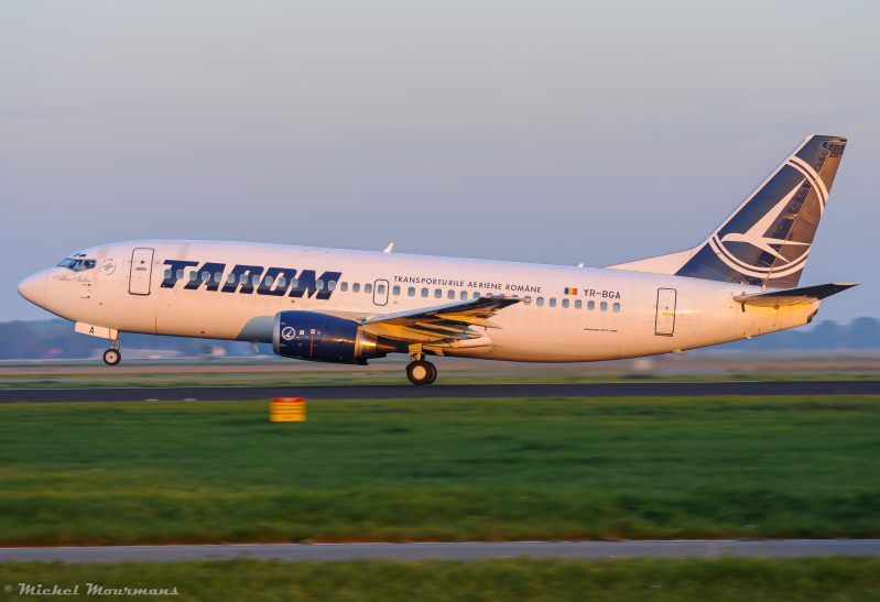 YR-BGA -- Boeing 737-300 -- TAROM