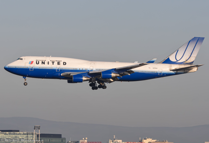 N175UA -- Boeing 747-400 -- United Airlines