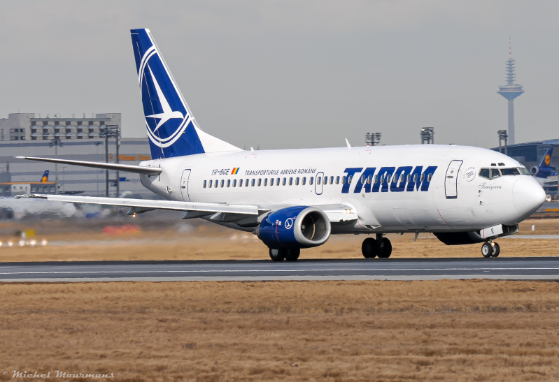 YR-BGE -- Boeing 737-300 -- TAROM