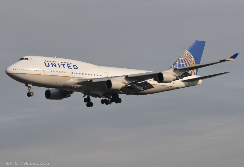 N127UA -- Boeing 747-400 -- United Airlines