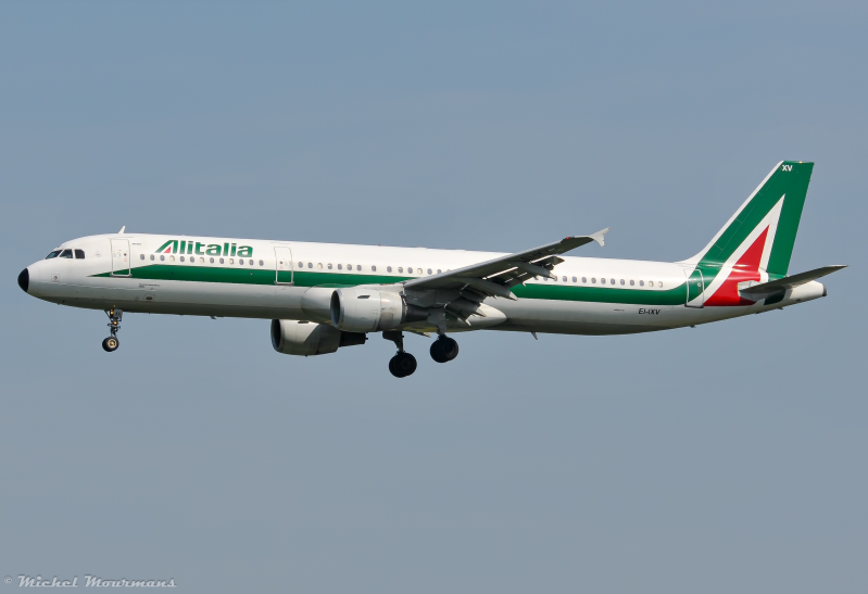 EI-IXV -- Airbus A321 -- Alitalia