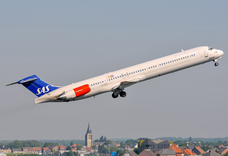 LN-ROX -- McDonnell Douglas MD-82 -- Scandinavian Airlines