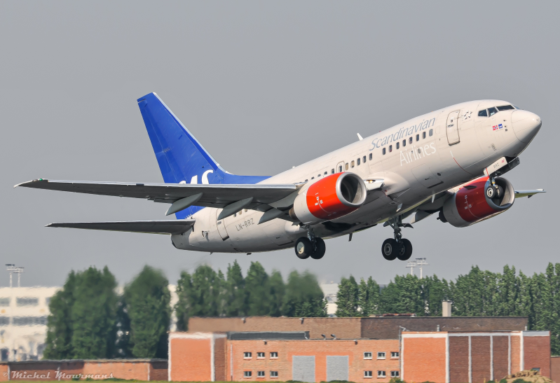 LN-RRZ -- Boeing 737-600 -- Scandinavian Airlines