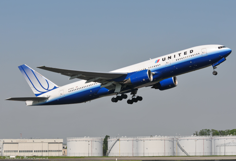 N776UA -- Boeing 777-200 -- United Airlines