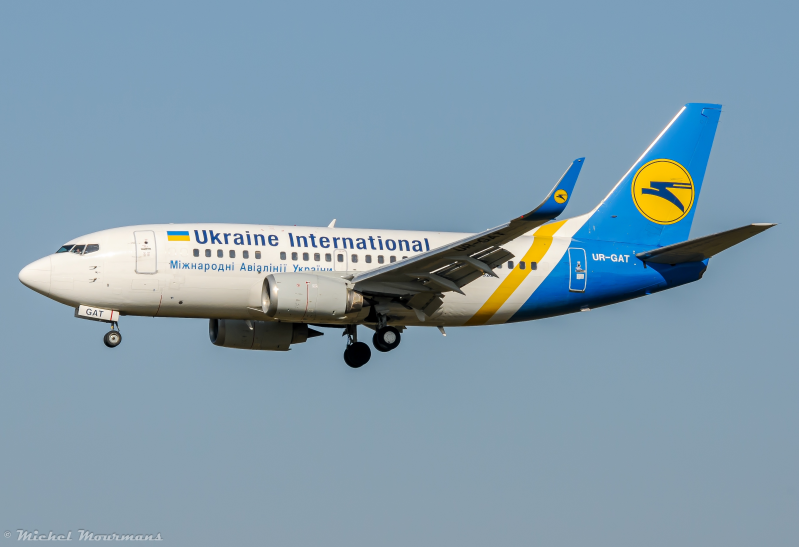 UR-GAT -- Boeing 737-500 -- Ukraine International