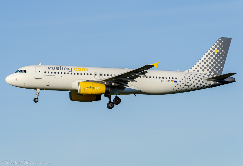 EC-LRY -- Airbus A320 -- Vueling