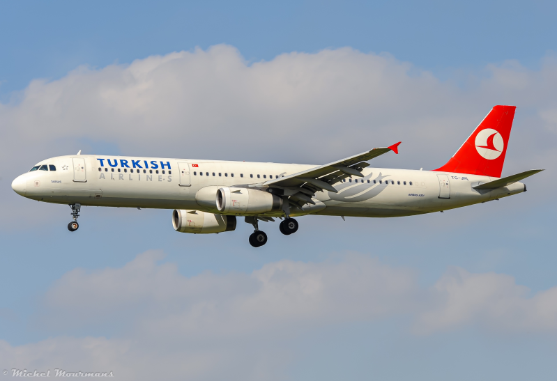 TC-JRL -- Airbus A321 -- Turkish Airlines