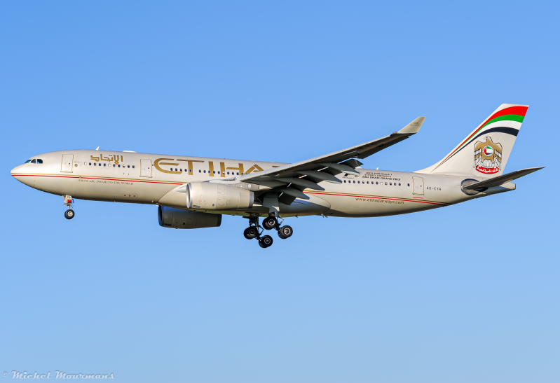 A6-EYR -- Airbus A330-200 -- Etihad Airways