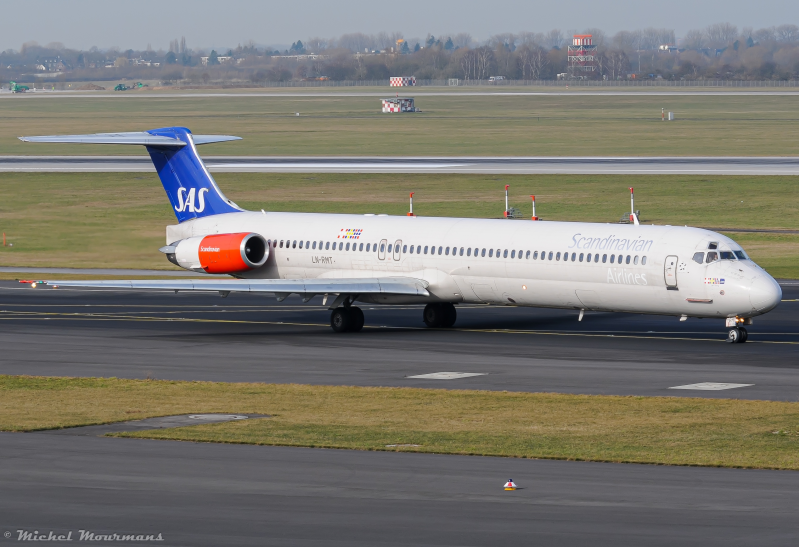 LN-RMT -- McDonnell Douglas MD-82 -- Scandinavian Airlines