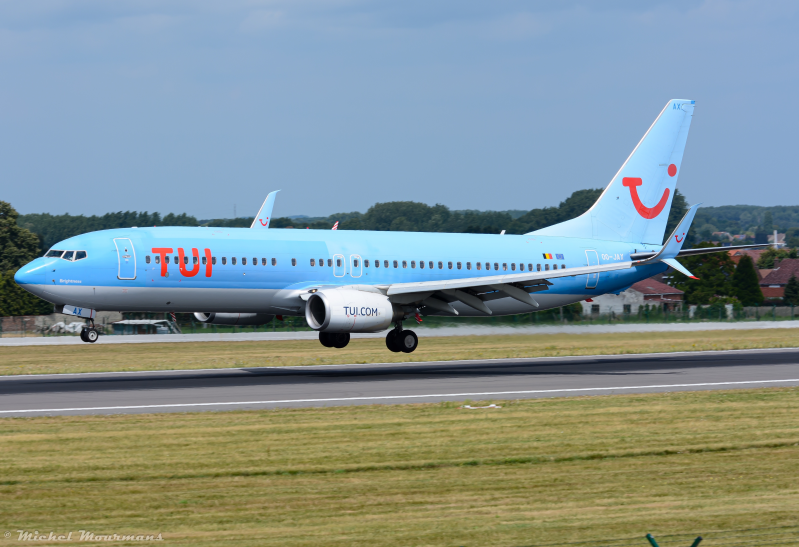 OO-JAX -- Boeing 737-800 -- TUI