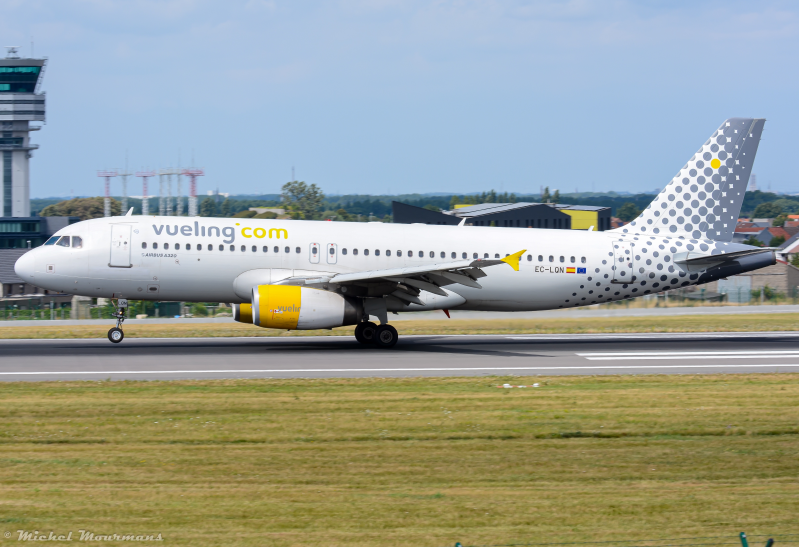 EC-LQN -- Airbus A320 -- Vueling