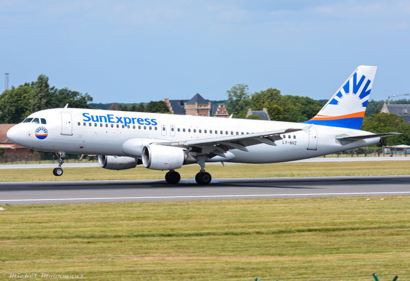 LY-NVZ -- Airbus A320 -- SunExpress