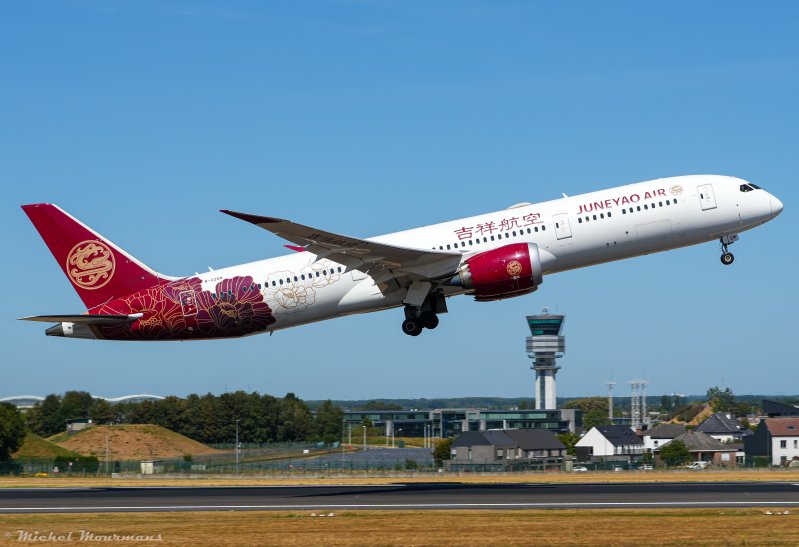 B-226M -- Boeing 787-9 -- Juneyao Air