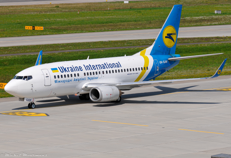 UR-GAW -- Boeing 737-500 -- Ukraine International