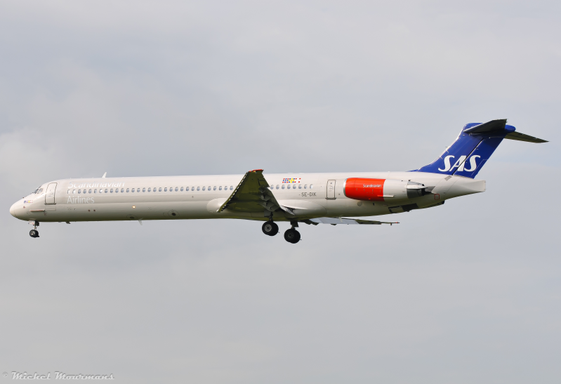 SE-DIK -- McDonnell Douglas MD-82 -- Scandinavian Airlines