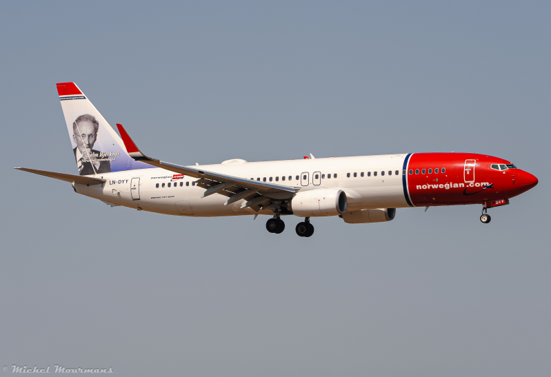LN-DYY -- Boeing 737-800 -- Norwegian