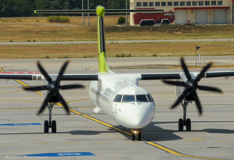 YL-BAF -- Bombardier Dash 8-Q400 -- Air Baltic