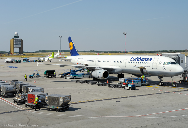 D-AISH -- Airbus A321 -- Lufthansa