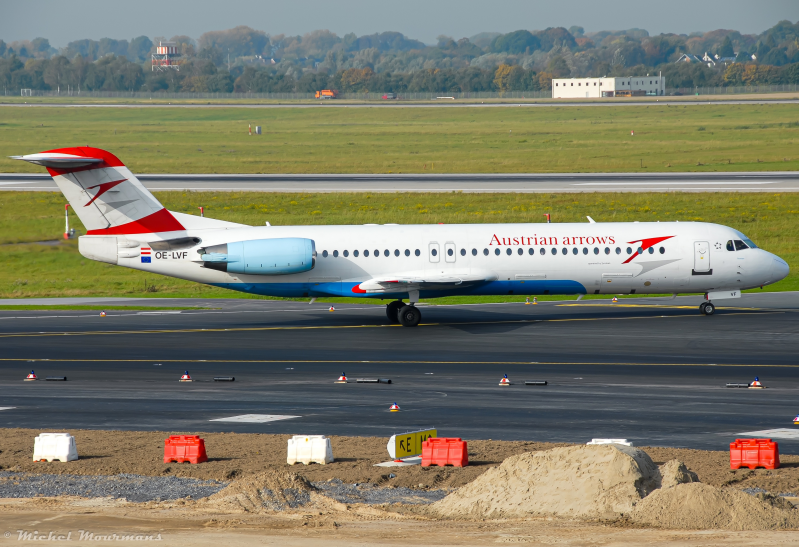 OE-LVF -- Fokker 100 -- Austrian Arrows