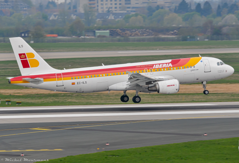 EC-ILS -- Airbus A320 -- Iberia