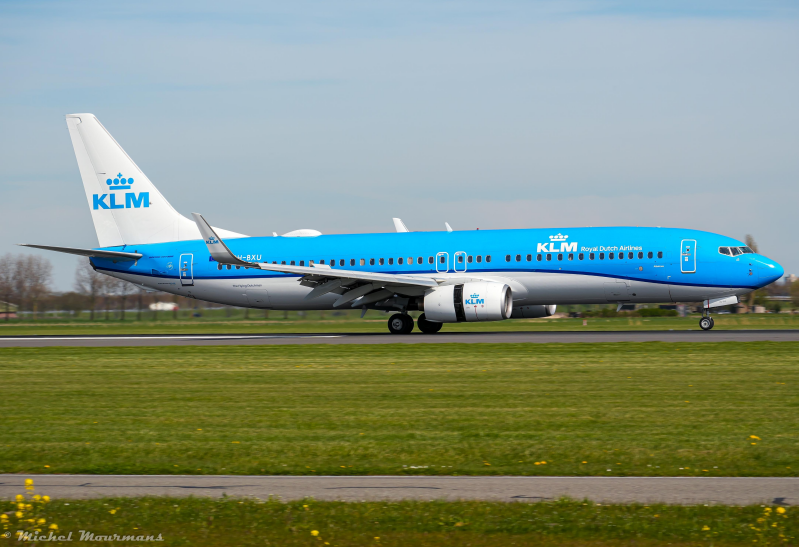 PH-BXU -- Boeing 737-800 -- KLM