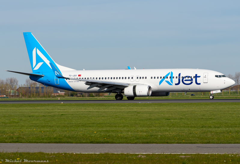 TC-JGV -- Boeing 737-800 -- AJet